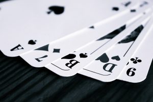 cards-766106_640 (1)